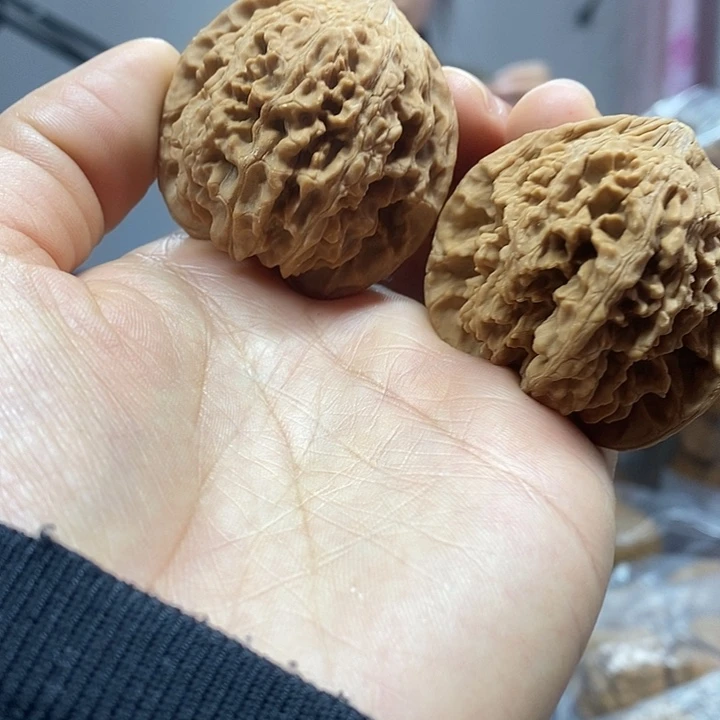 文玩核桃把件43.5满天星