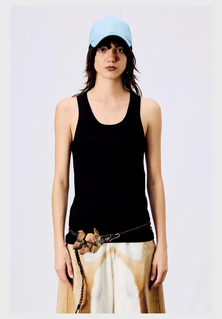 YOUWEI有尾2025早春上新logo挂饰针织背心女休闲简约内搭