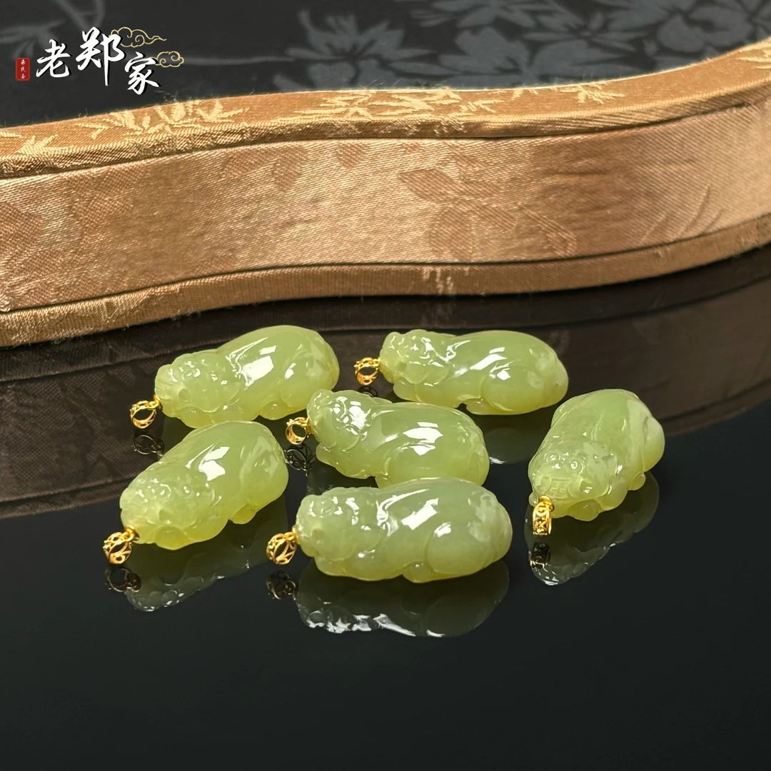 【老郑家】18K金和田玉貔貅挂件 3262  多样性发1件 约25*14*9mm