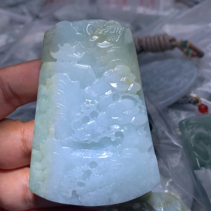 翡翠未镶嵌颈饰保真天然A货翡翠