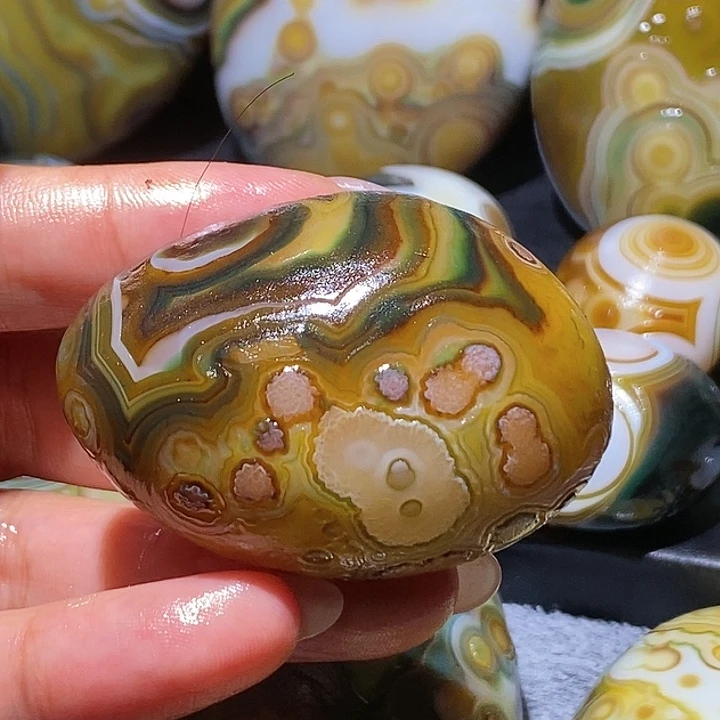 玛瑙/玉髓未镶嵌珠宝奇石115