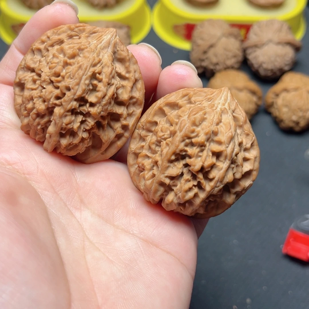 文玩核桃一物一拍44尺满天星微瑕疵