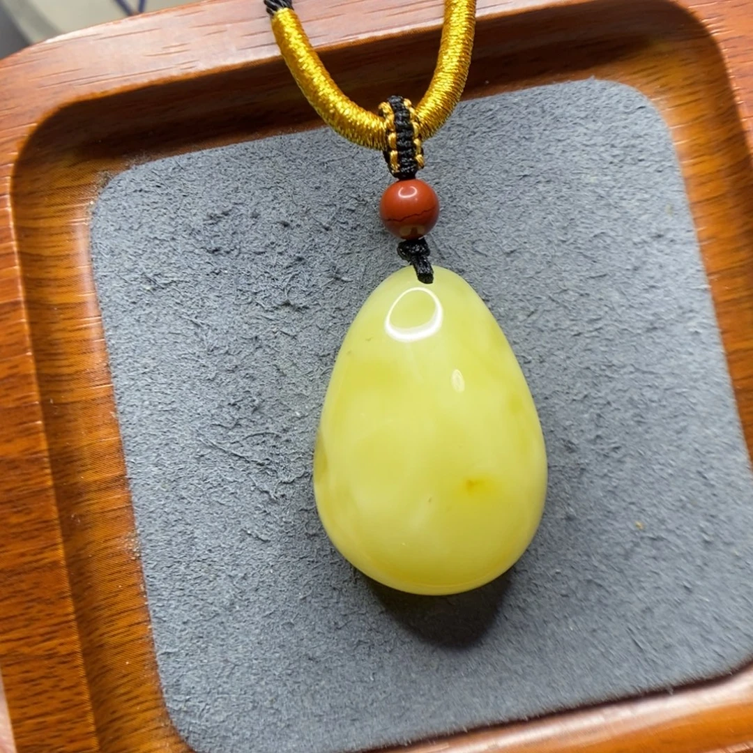 深***夜蜜蜡未镶嵌颈饰郎