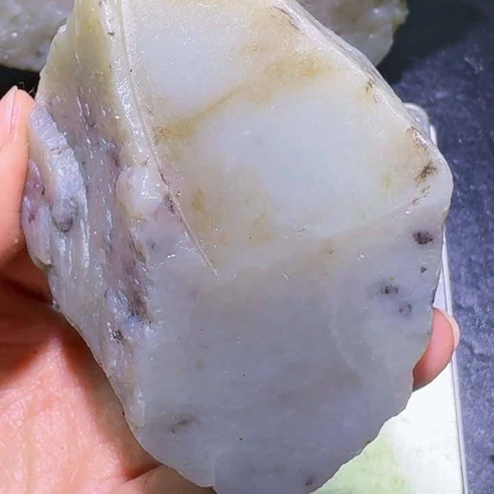 未镶嵌和田玉（糖玉）珠宝半成品