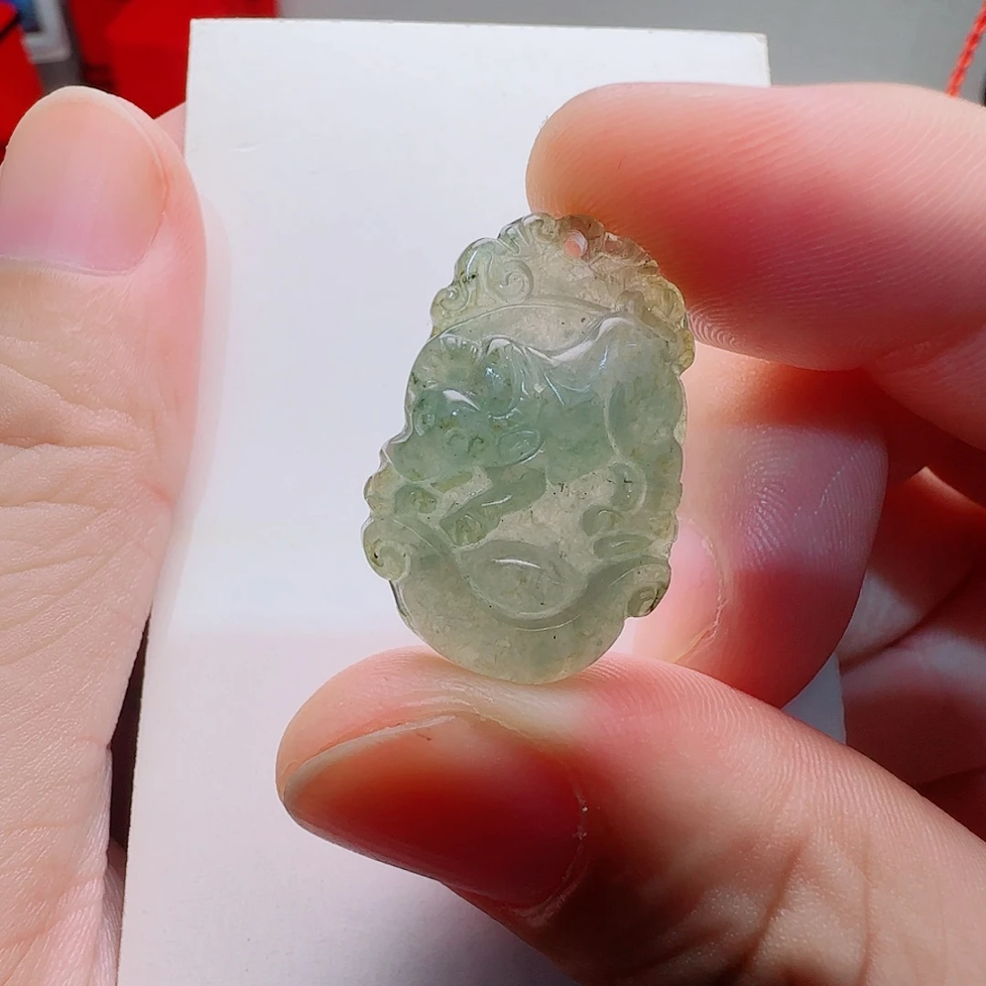 翡翠未镶嵌颈饰生肖牛