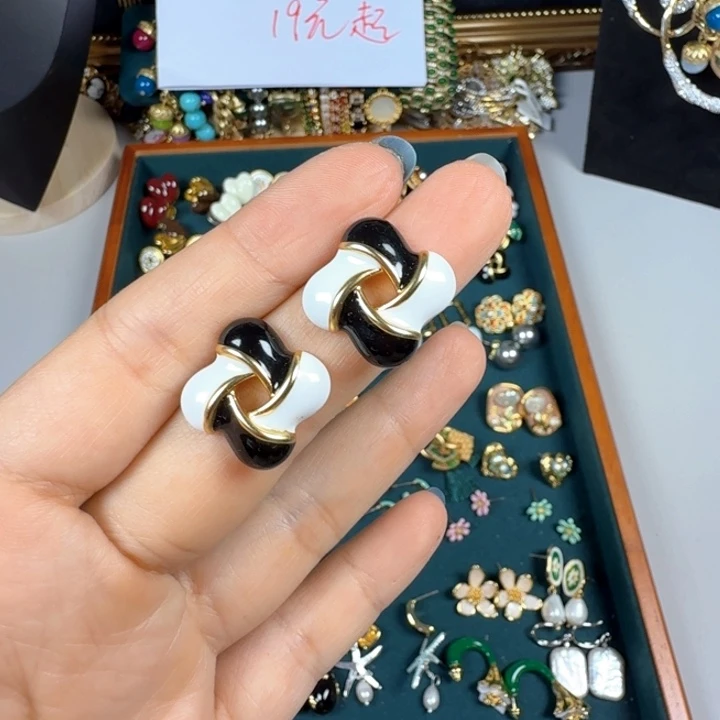 铜合金合金锆石耳环