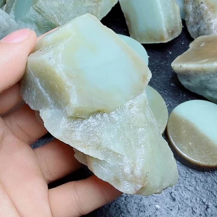未镶嵌和田玉（糖玉）珠宝奇石