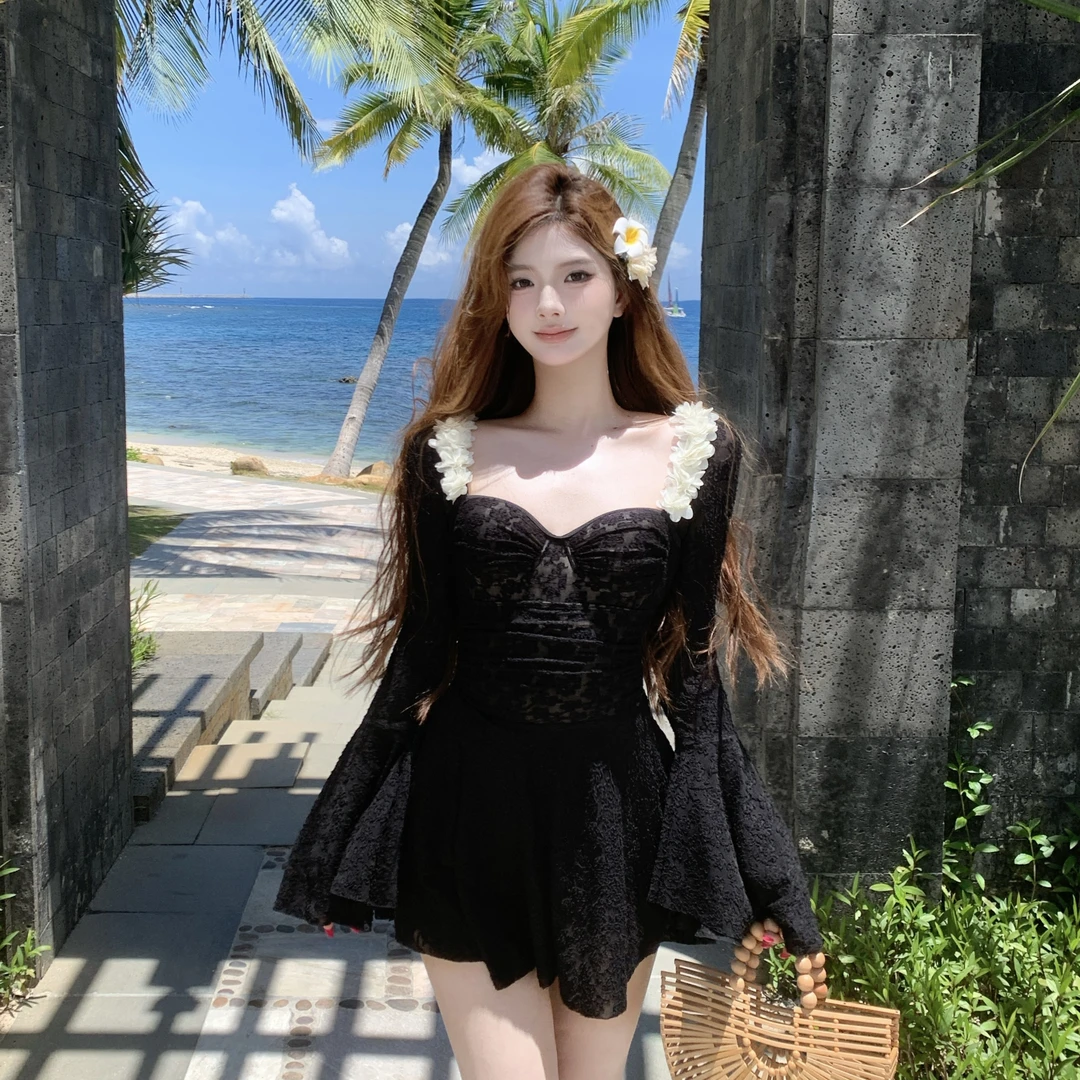 【夜曲】新款长袖遮肉显瘦纯欲蕾丝花边海边温泉度假泳衣2549