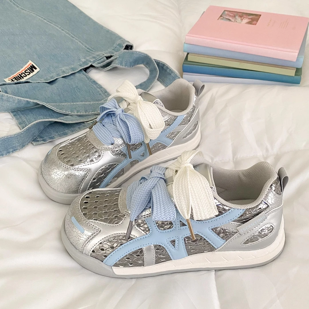 镂空透气厚底板鞋女夏季新款小众爆款百搭轻便平底溯溪面包运动鞋