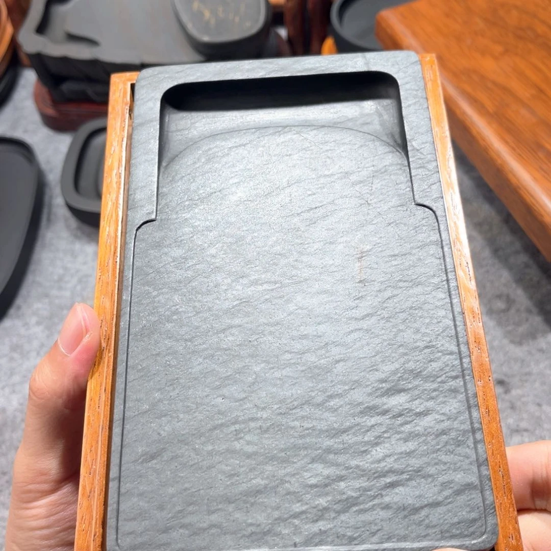 n***r1…………………………水舷水波龙鳞