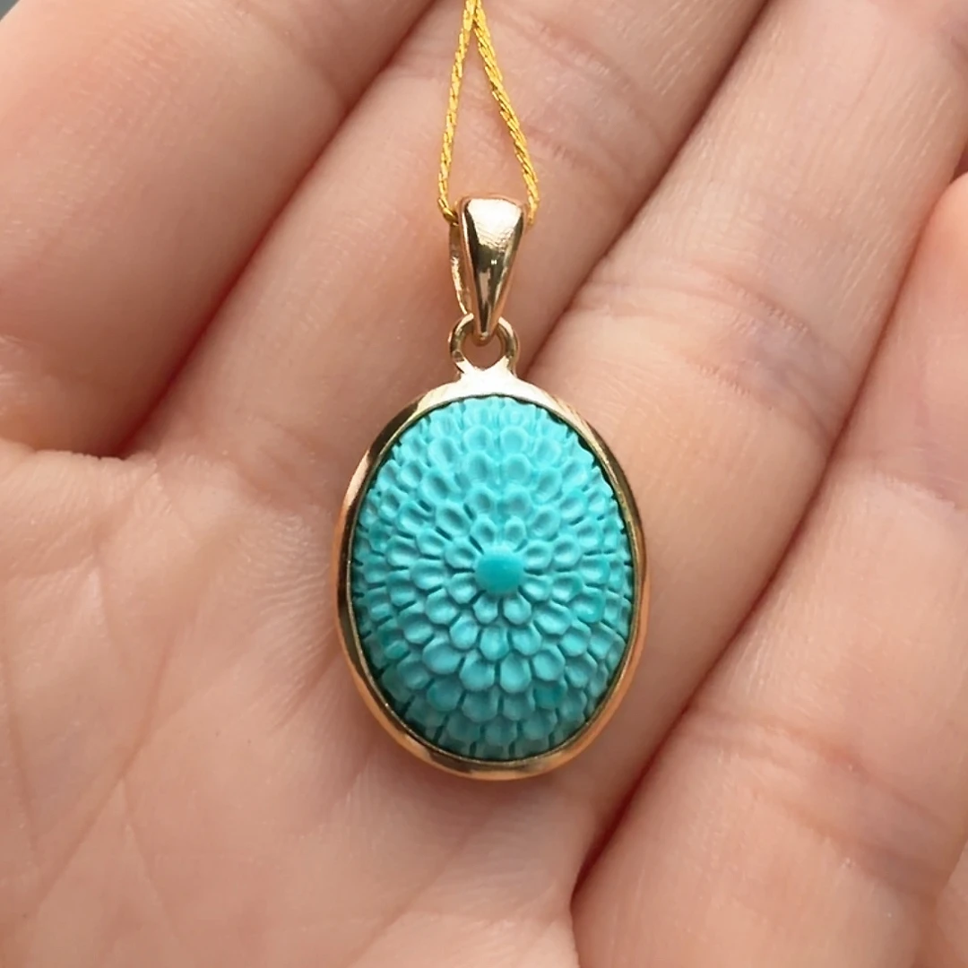 绿松石未镶嵌颈饰