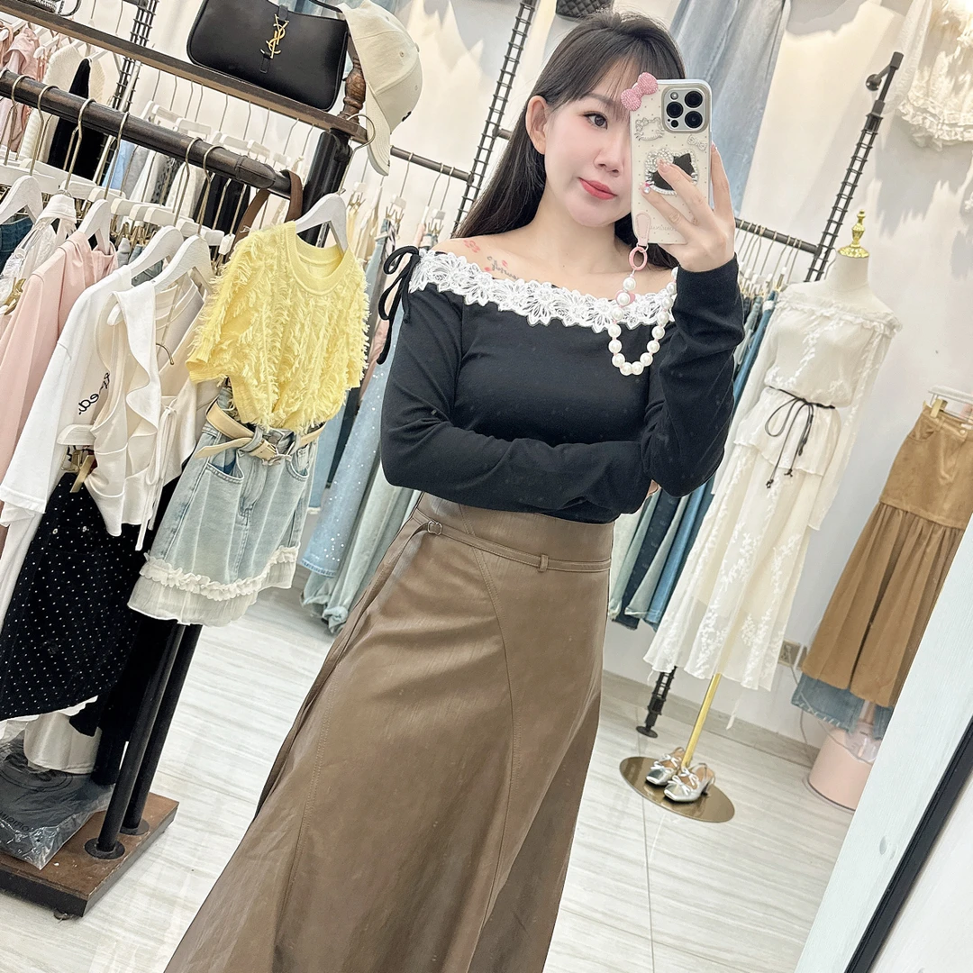 长袖蕾丝百搭小衫皮裙套装