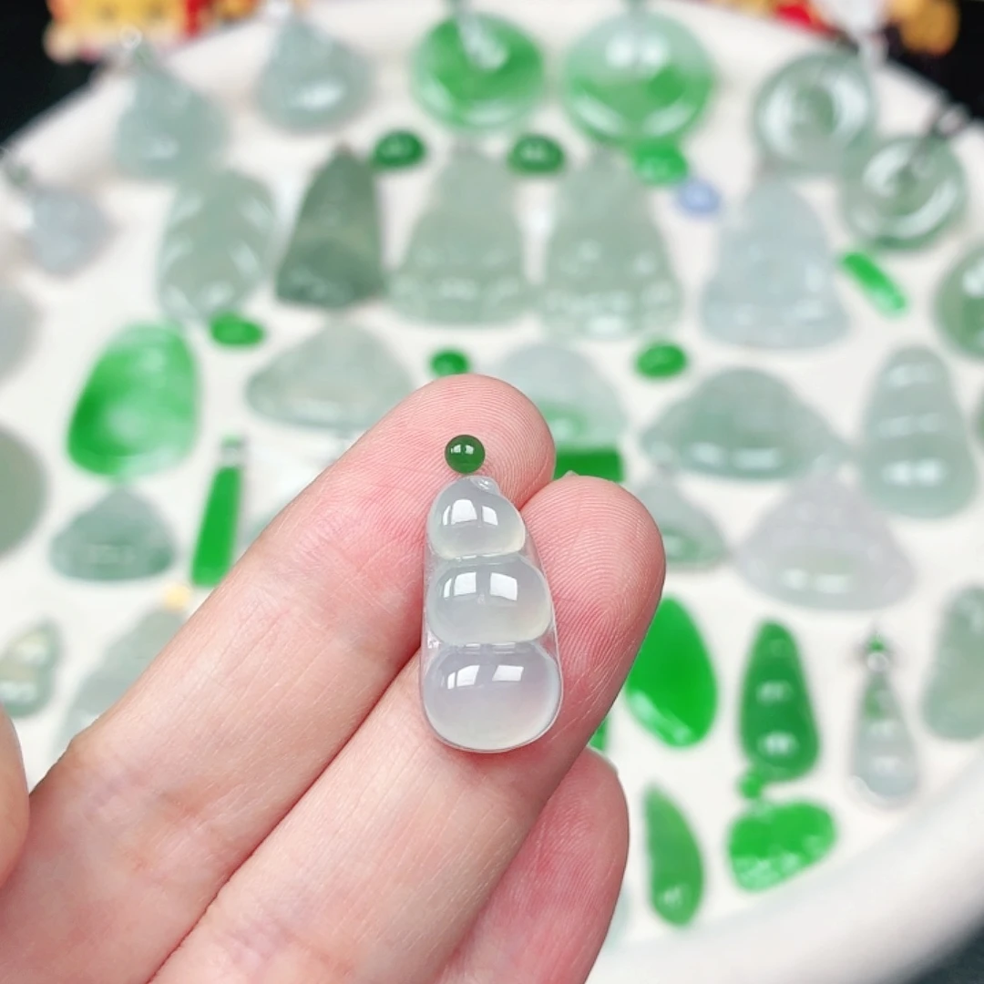 翡翠未镶嵌颈饰缅甸天然A货翡翠