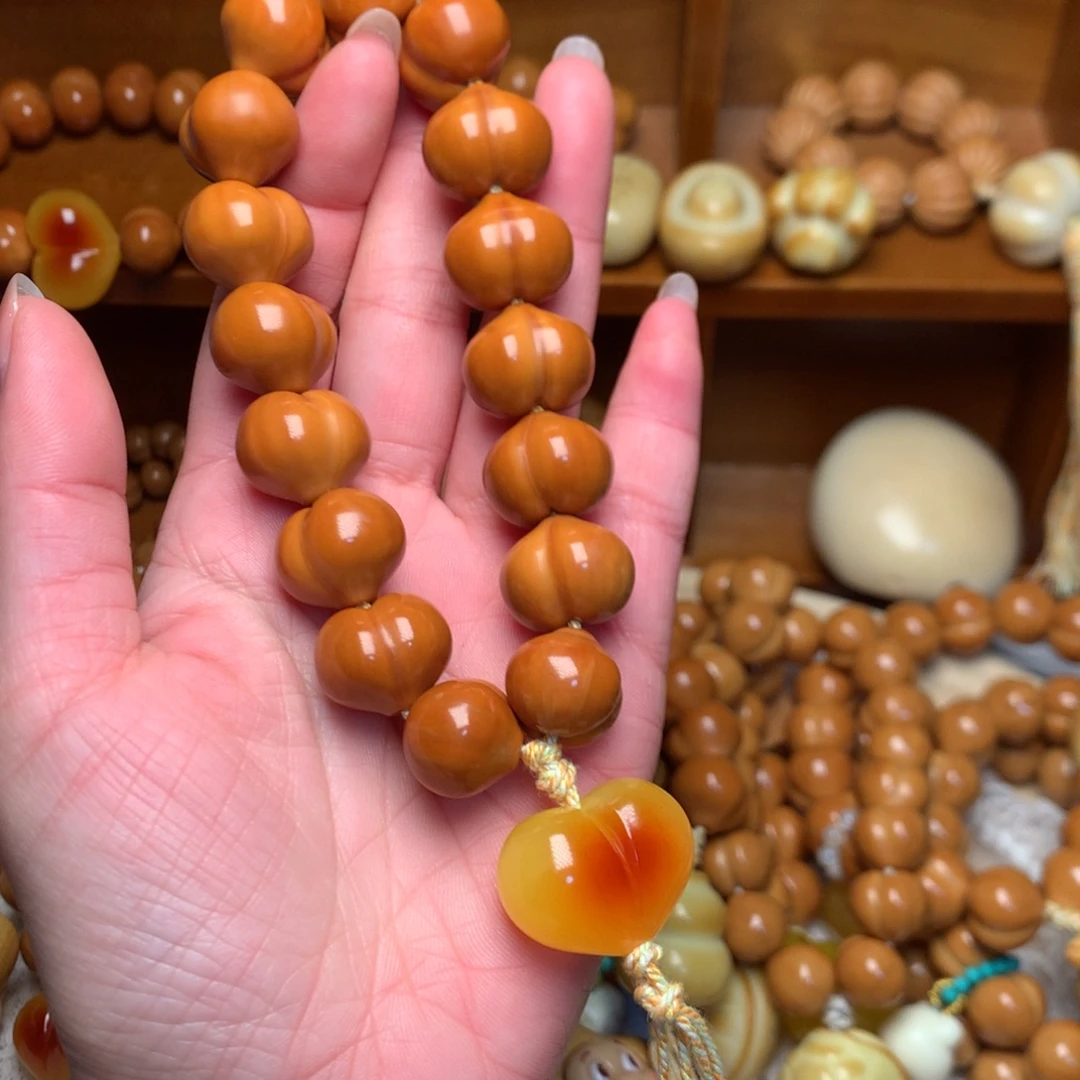 把件猴头核桃17玻璃底屁桃手持爱心