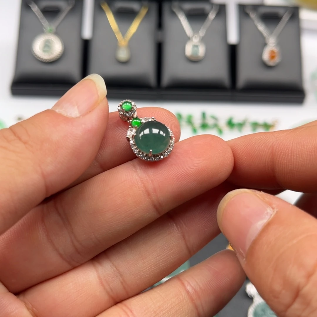 翡翠银S925镶嵌颈饰福利