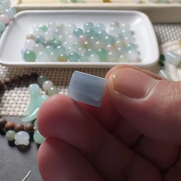 翡翠未镶嵌颈饰珠子