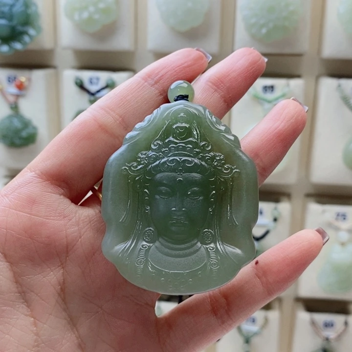 唯***渡和田玉未镶嵌颈饰