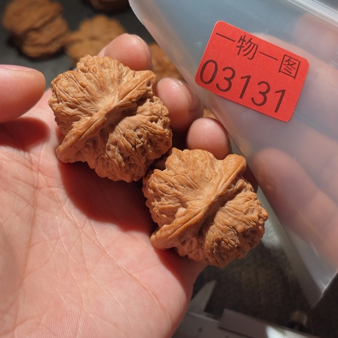 文玩核桃把件血麒麟