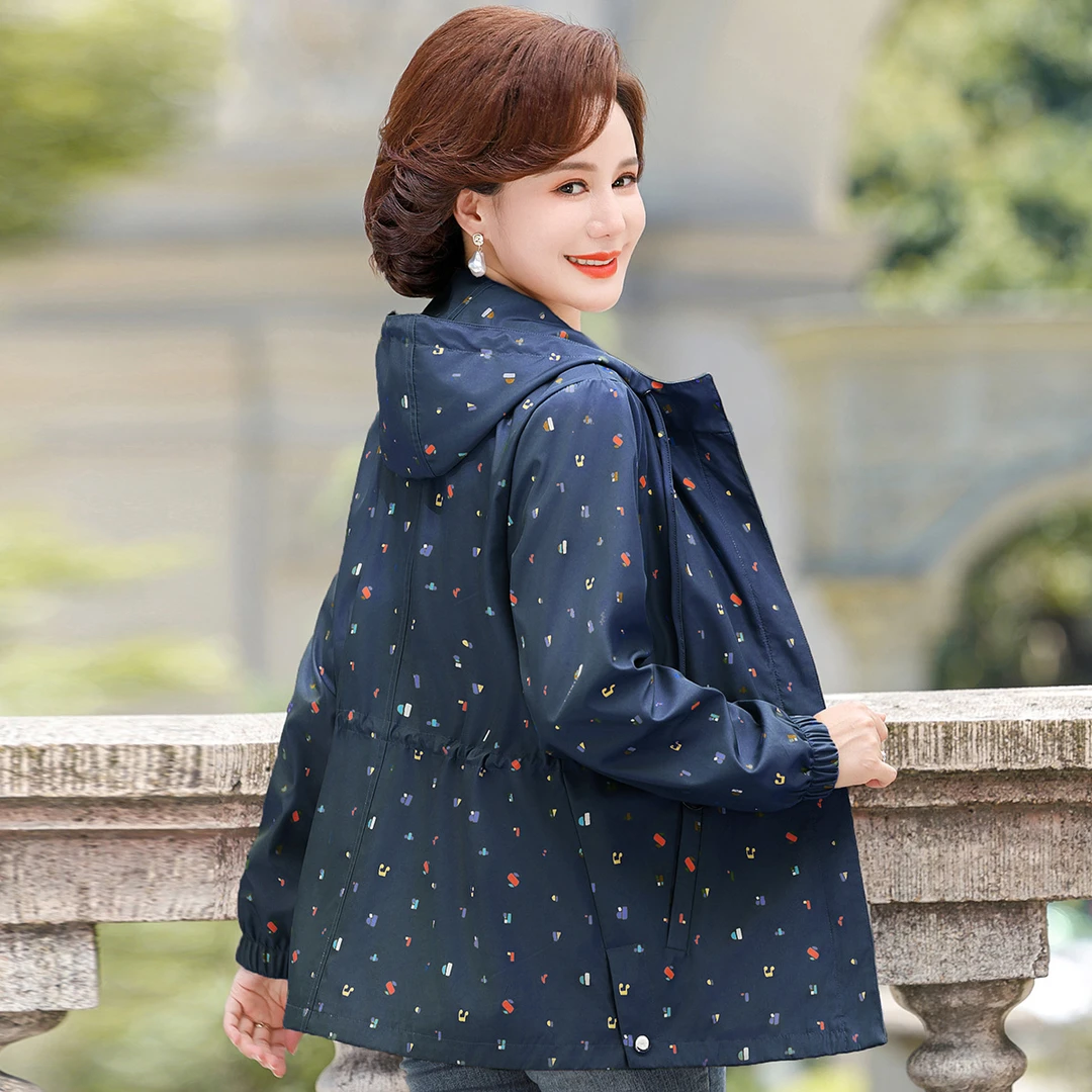 新款妈妈装洋气外套中老年人秋装时尚风衣宽松连帽女装上衣春秋