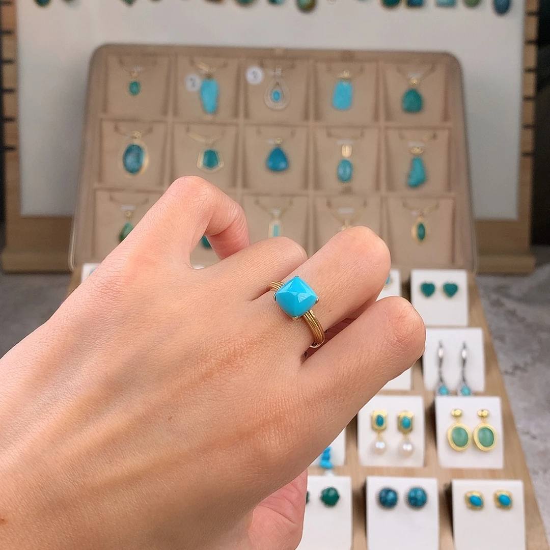 绿松石18K金镶嵌戒指