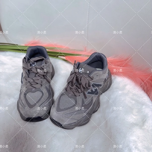 清小柔童装深灰色运动鞋