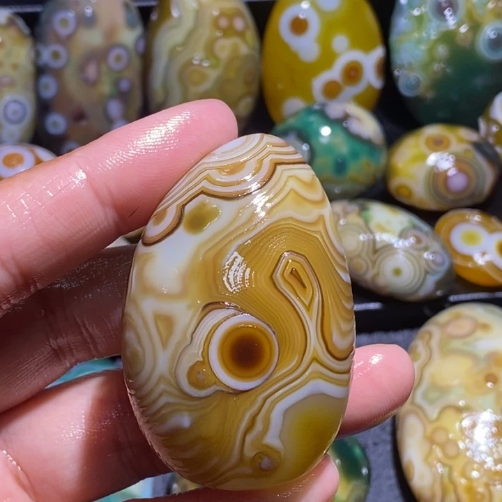 玛瑙/玉髓未镶嵌珠宝半成品77