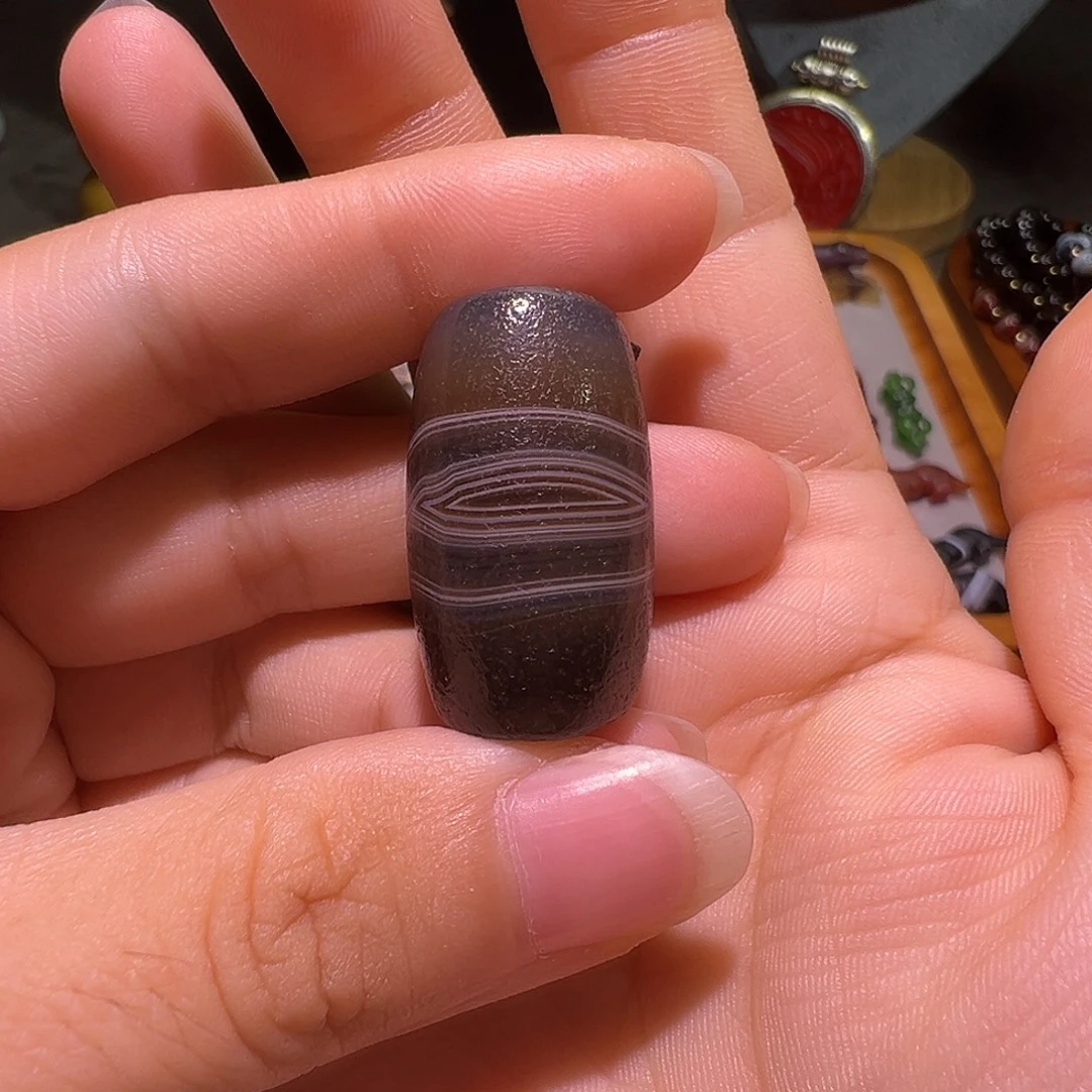 吴***琼树脂制品佩珠各种各样