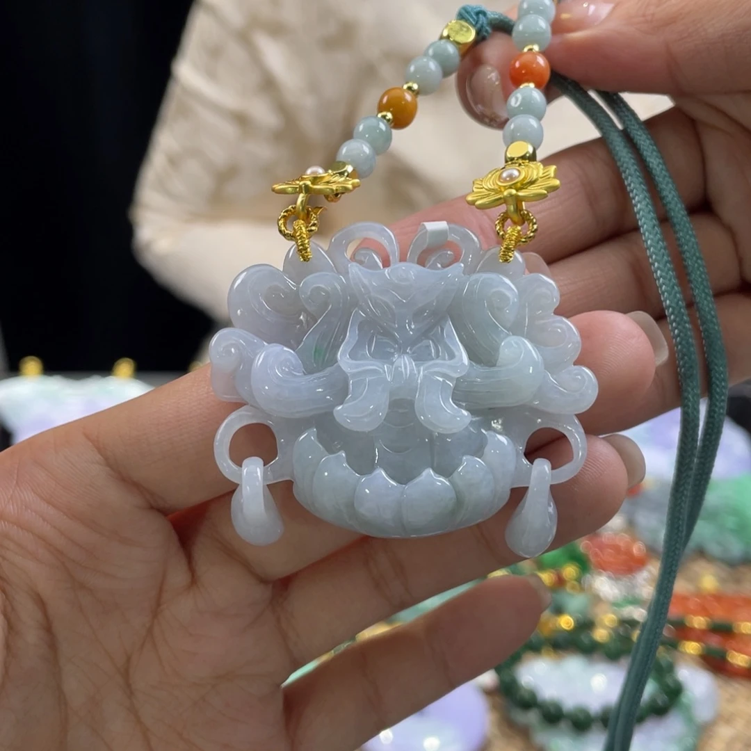 翡翠颈饰未镶嵌代编织