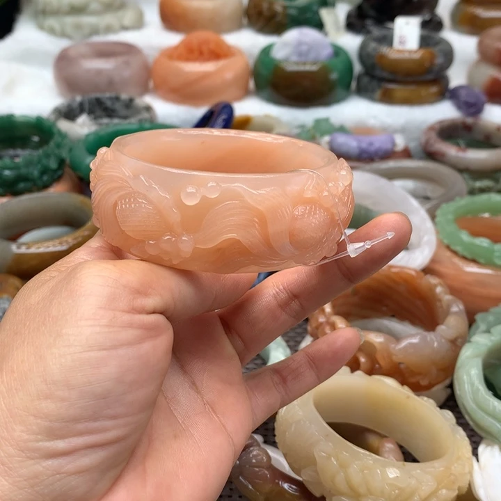 石英质玉手镯未镶嵌酸**了