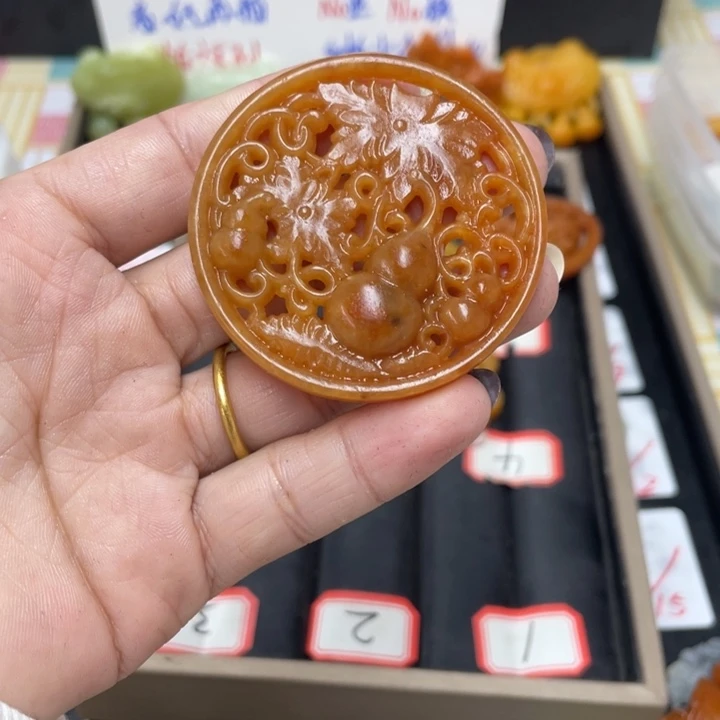 火***蝶蛇纹石玉合金颈饰