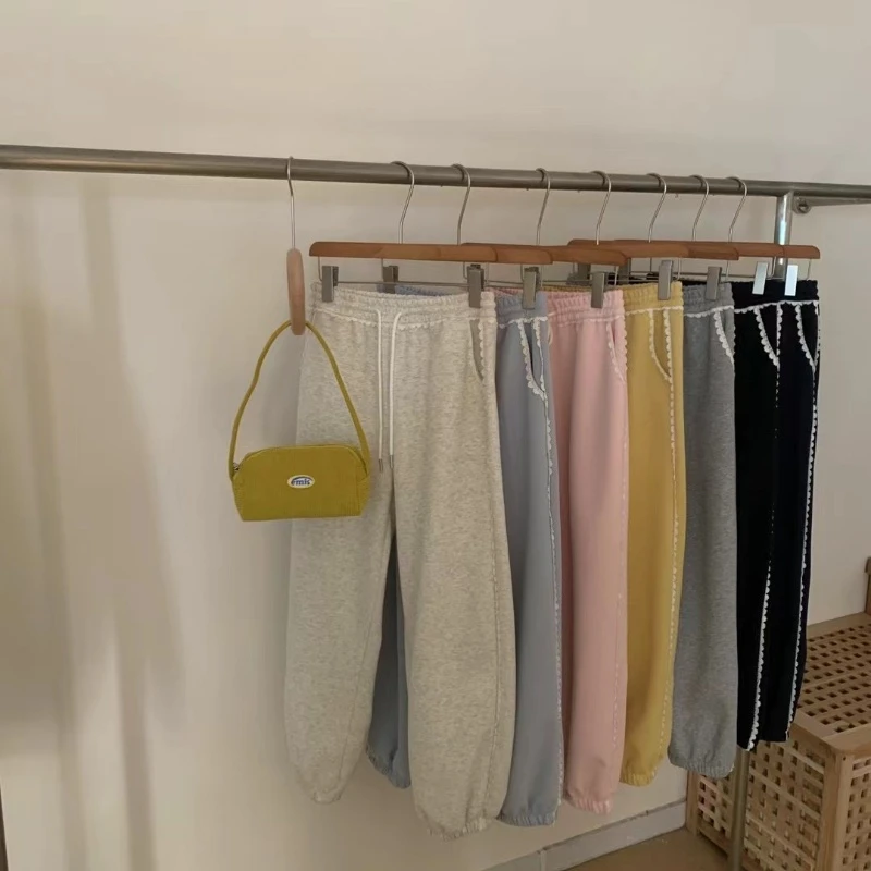 春款蕾丝花边卫裤