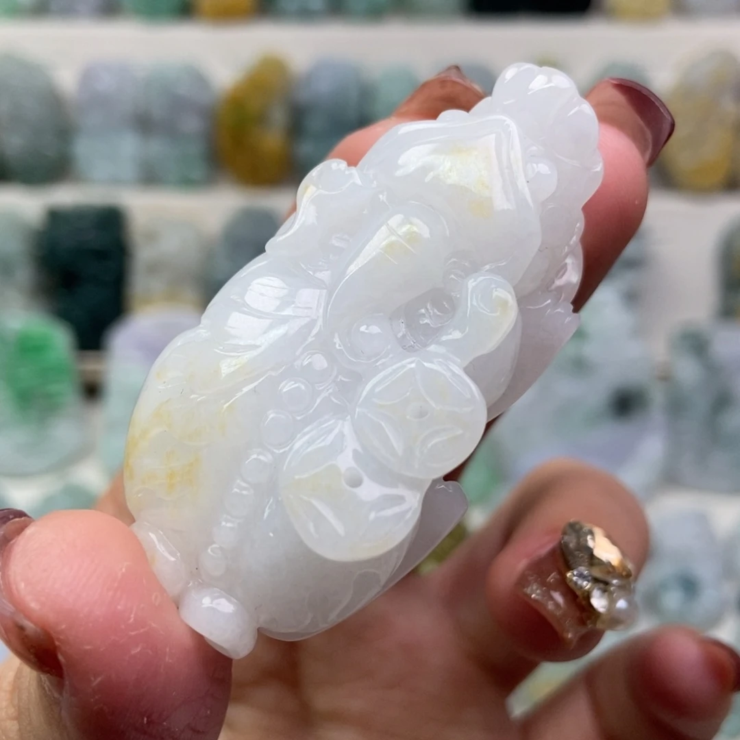 翡翠吊坠(赠链)未镶嵌