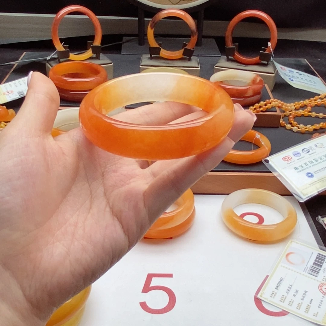 石英质玉（黄龙玉）未镶嵌手镯62微瑕