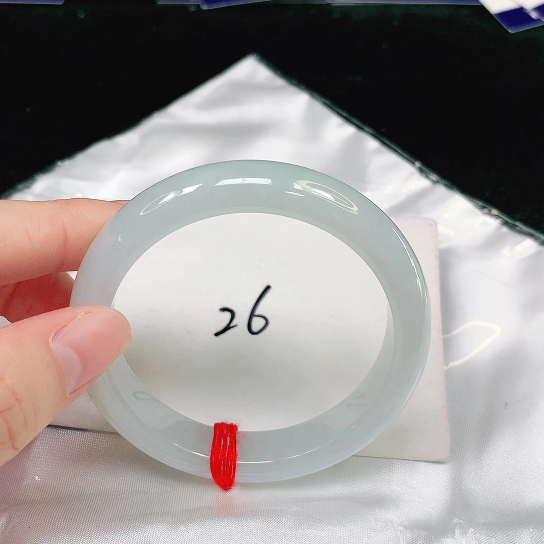 翡翠手镯未镶嵌翡翠手镯未镶嵌