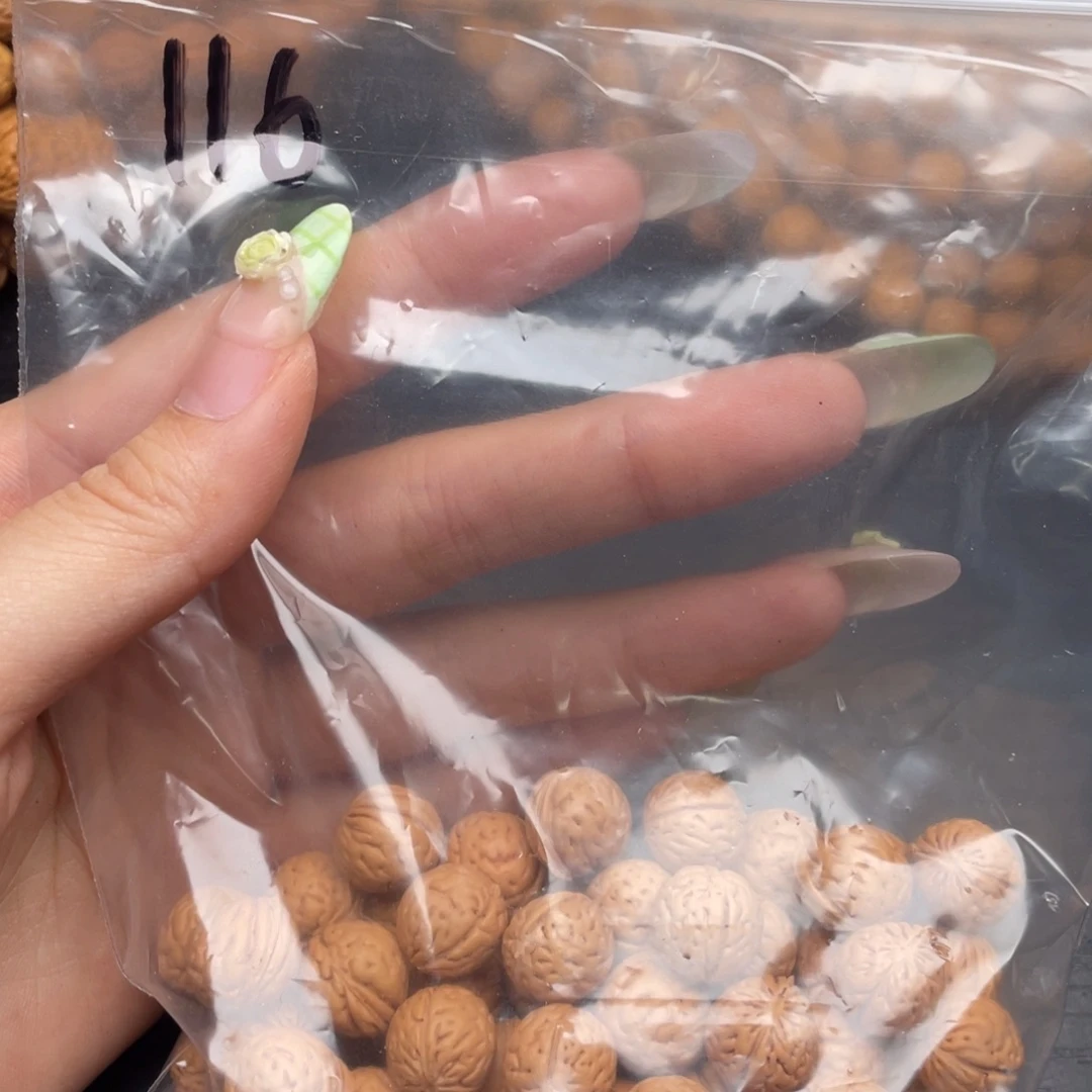 遛***户吊坠文玩核桃私人订制不退不换
