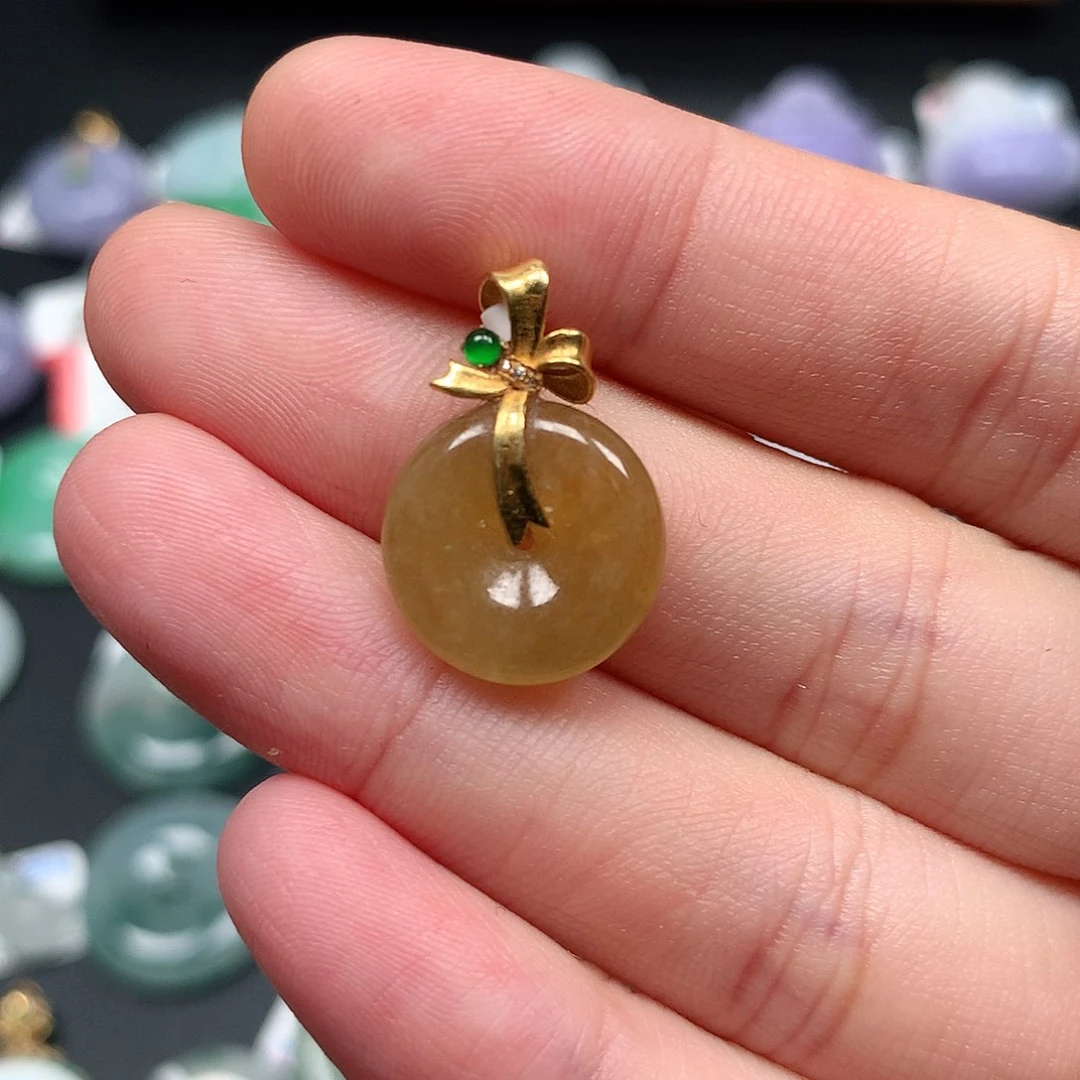 颈饰18K金镶嵌翡翠翡翠吊坠