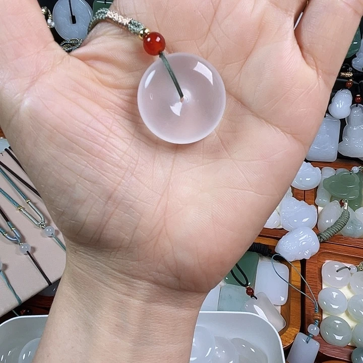 石英质玉未镶嵌颈饰