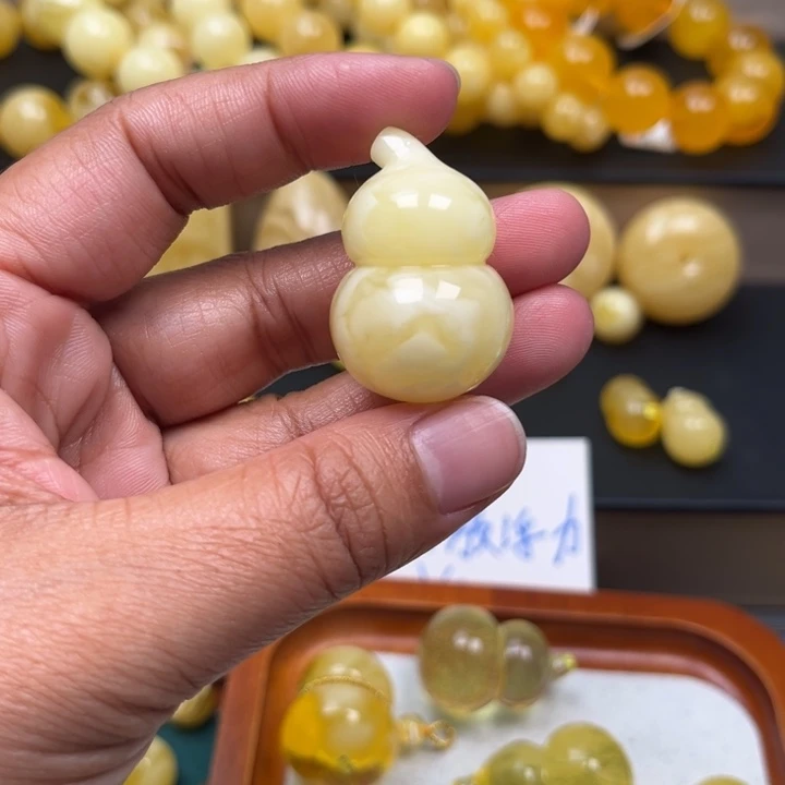 琥珀未镶嵌珠宝奇石M14号妖花