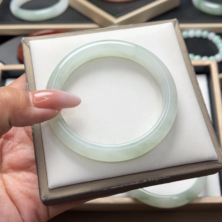 石英质玉手镯未镶嵌叽**咕