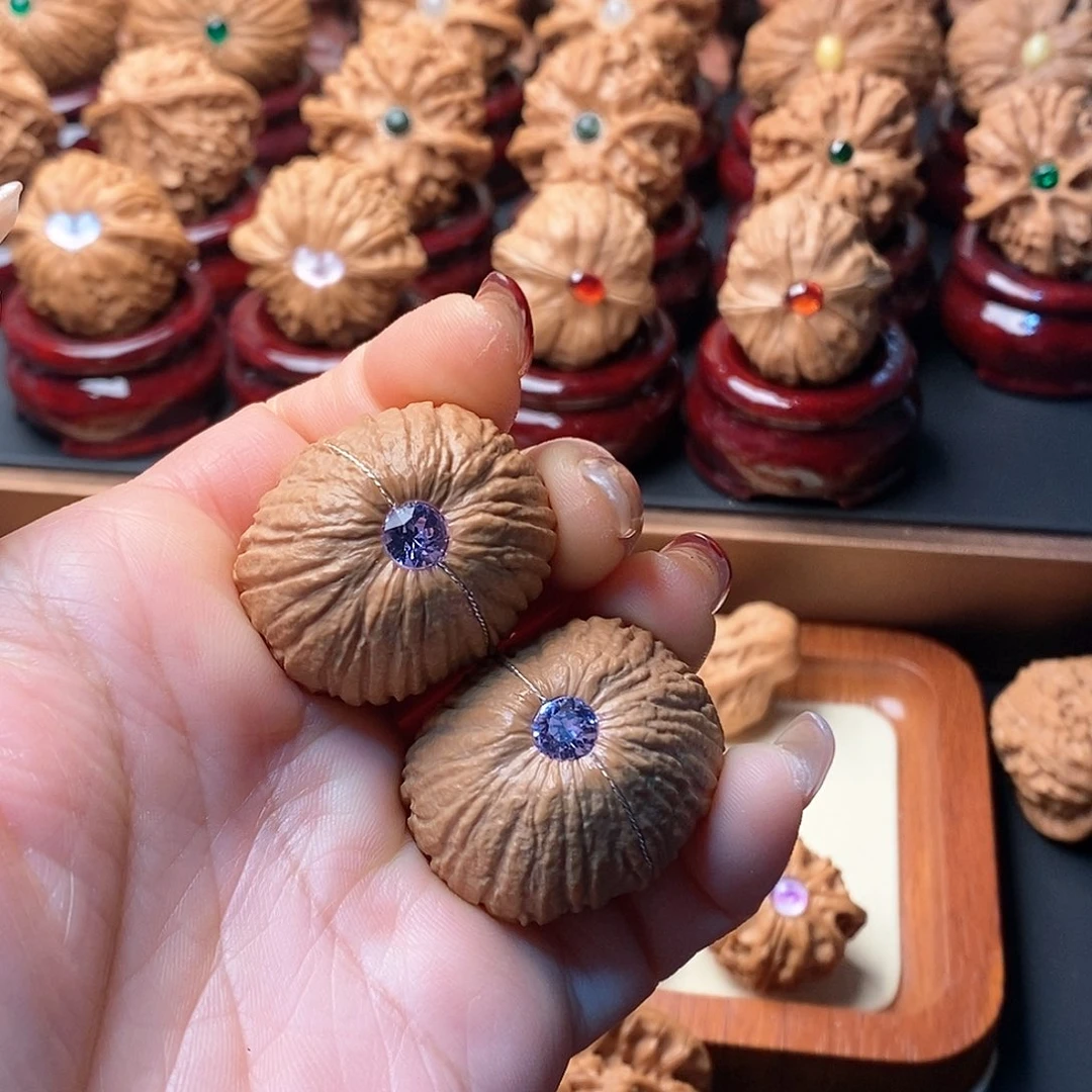 文玩核桃吊坠Y****P猴头元宝