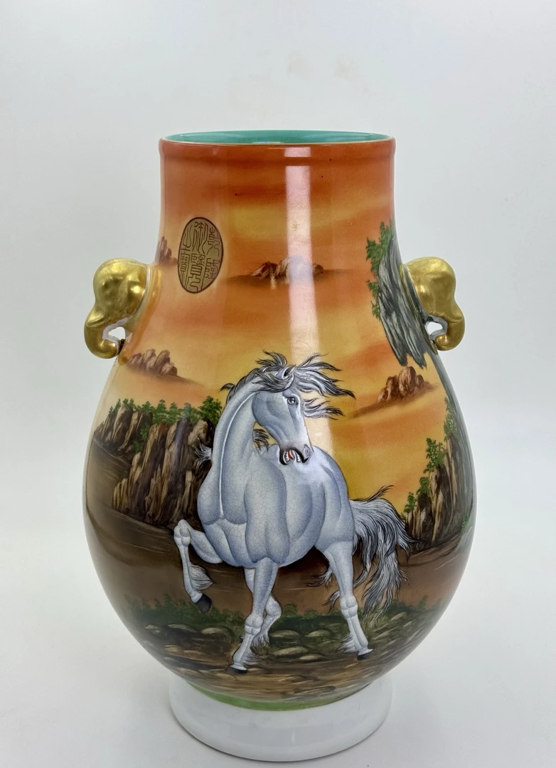 精品骏马纹双象耳尊