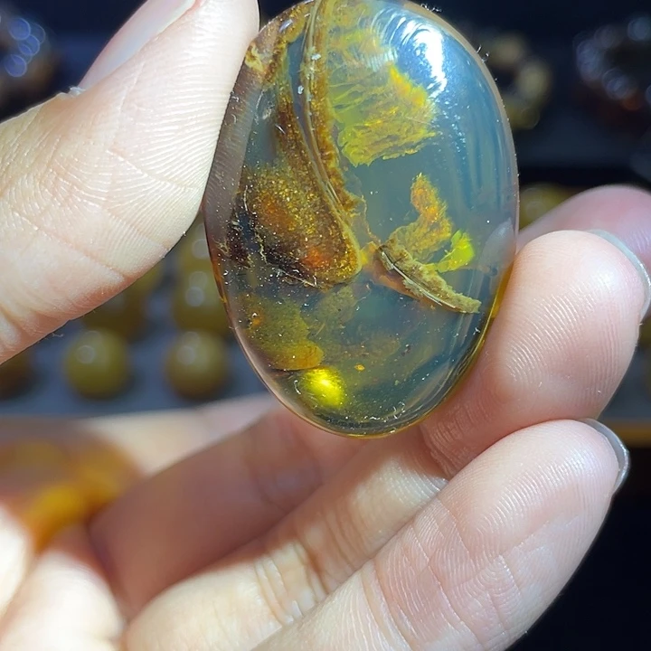 琥珀未镶嵌裸石吊坠