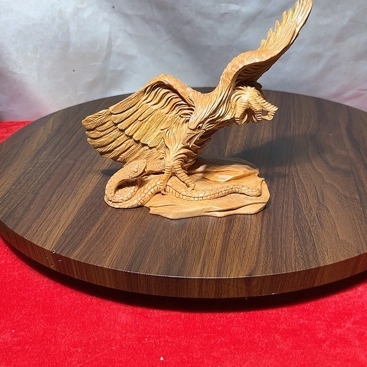 柏木（崖柏）用****人崖柏手工雕刻老鹰