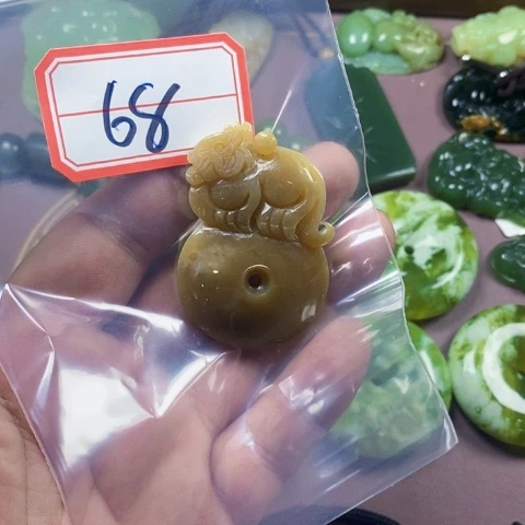 颈饰未镶嵌和田玉