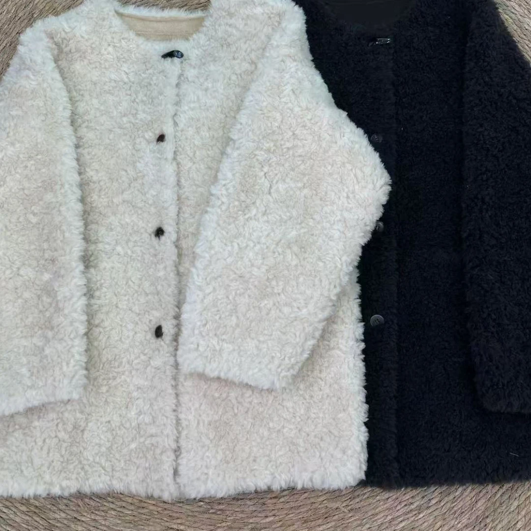 恩熙·女款冬季韩版圆领牛角扣四扣中长款加厚外套233