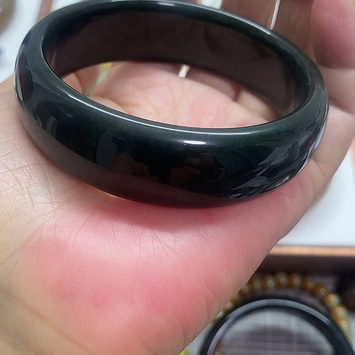 和田玉未镶嵌手镯和田玉手镯