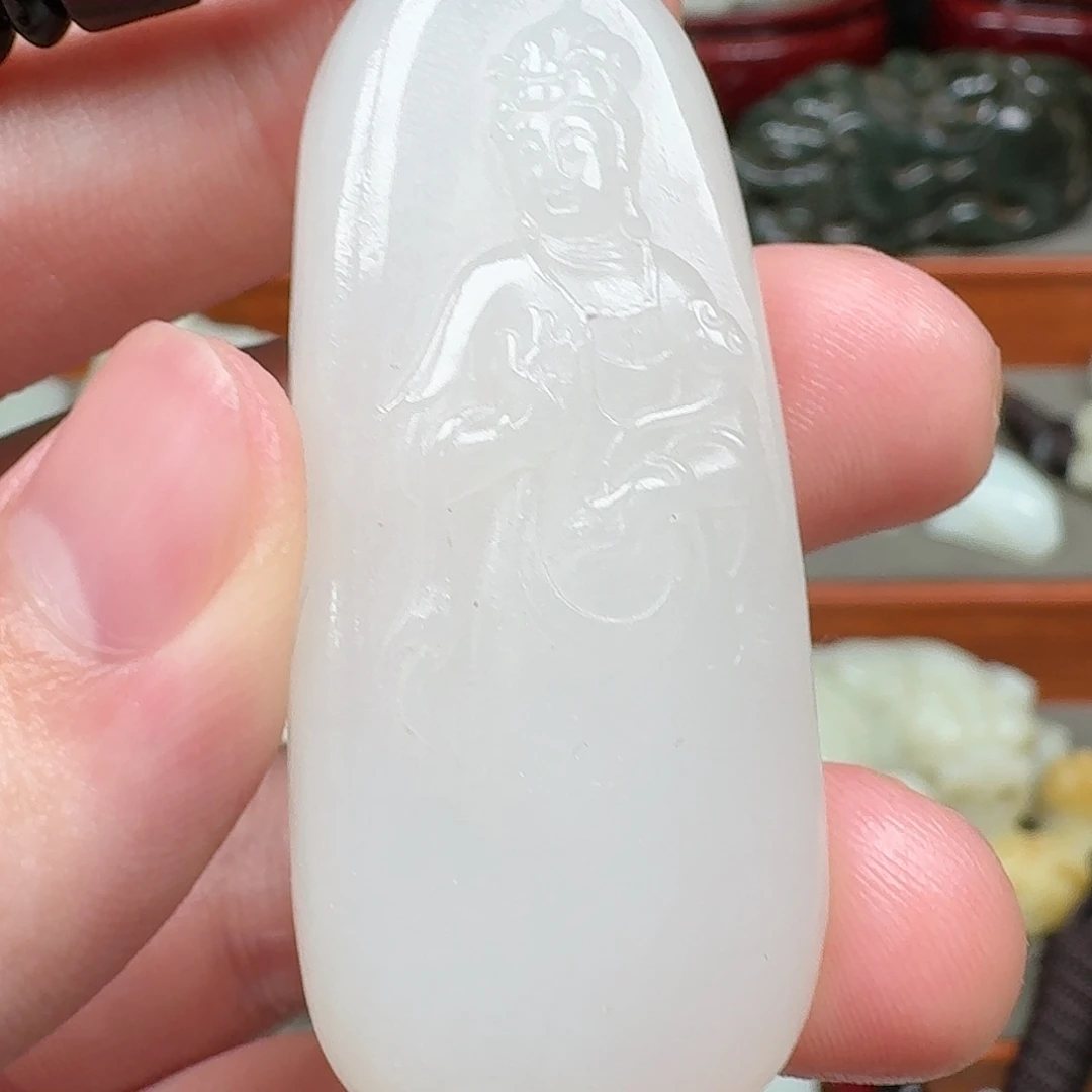 和田玉未镶嵌把件