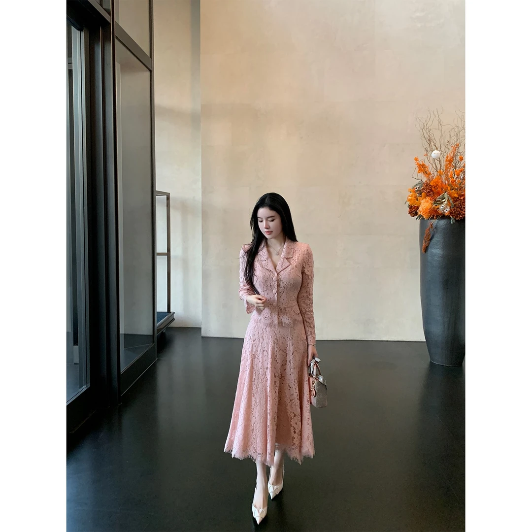 THE SWAN司凰轻奢 韩女约会 纯欲温柔蕾丝上衣收腰大裙摆长裙套装