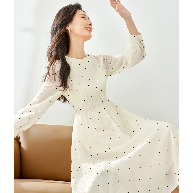 *梵希蔓2025新款气质显瘦波点休闲法式a字连衣裙M6598