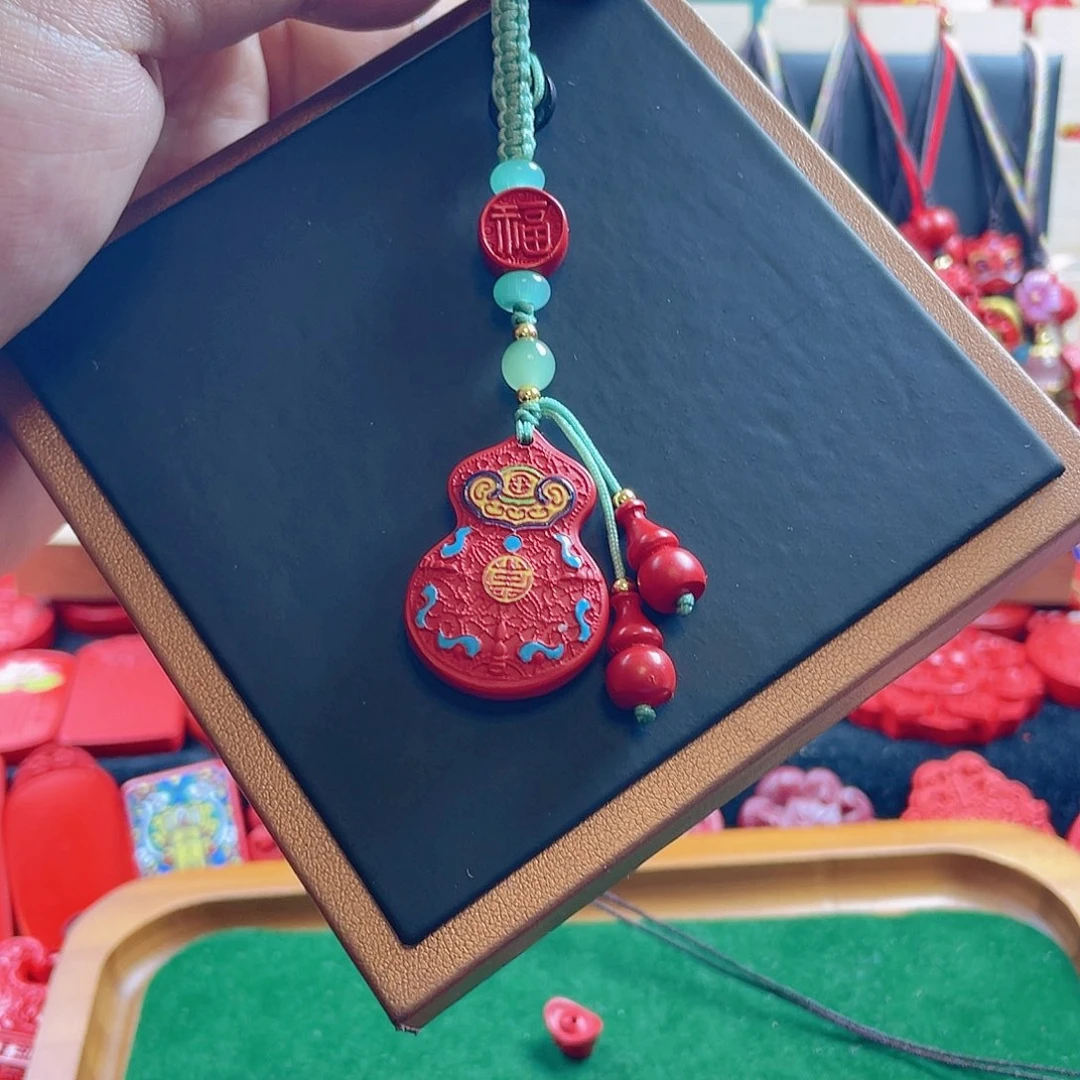 天然辰砂含辰砂工艺品彩绘葫芦钥匙扣